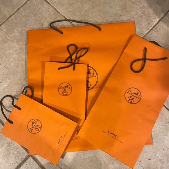Collection of 4 authentic paper Hermes bags - Picture 1 of 1